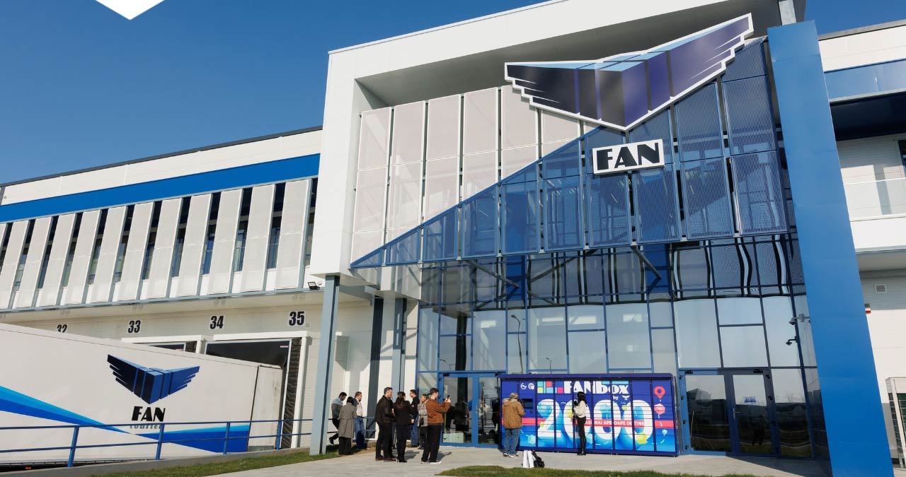 Contact FAN Courier: Telefon, Program și Suport Clienți pentru Colete Întârziate 1 Birouri Fan Courier - Cladire Call Center și suport